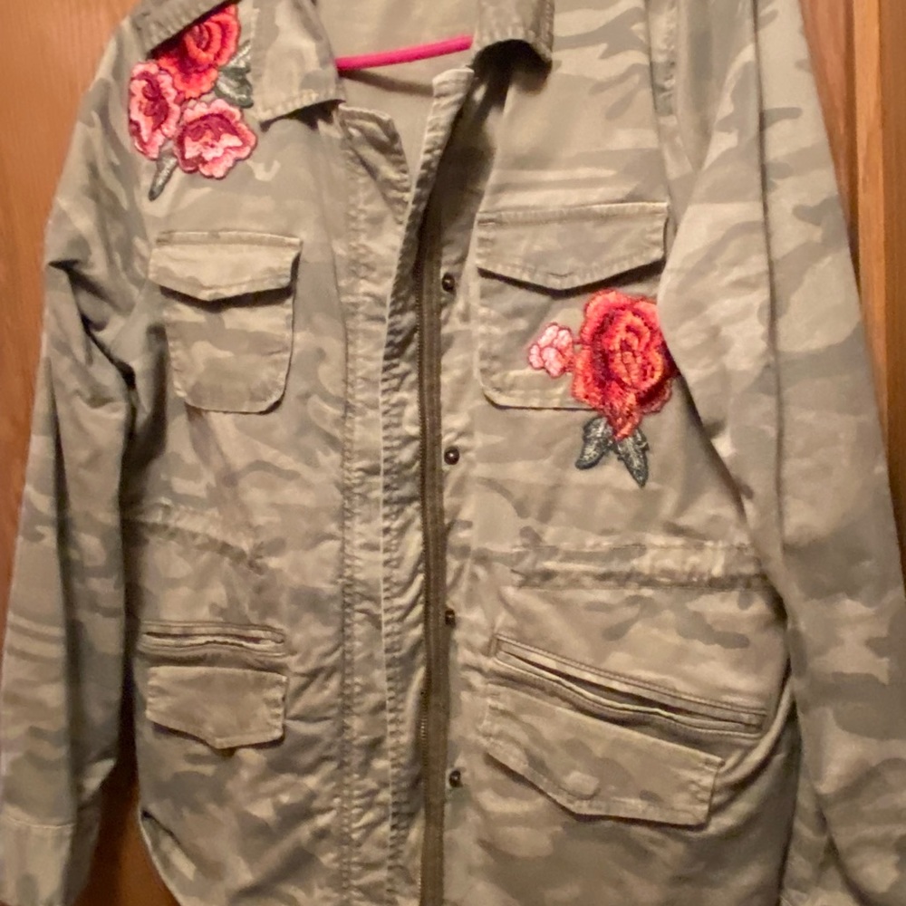 Camouflage jacket with rose appliqué size L.